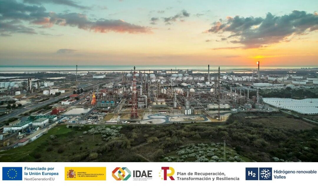 El consejo de administración de nuestro asociado Moeve ha aprobado la decisión final de inversión para empezar la construcción, en las próximas semanas, del Valle Andaluz del Hidrógeno Verde.